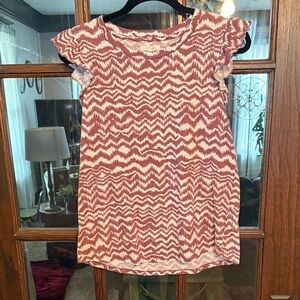 Maurices Women Rose White Ikat Zig Zag Flutter Cap Sleeve Knit Top Small